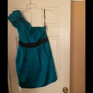 One shoulder dress